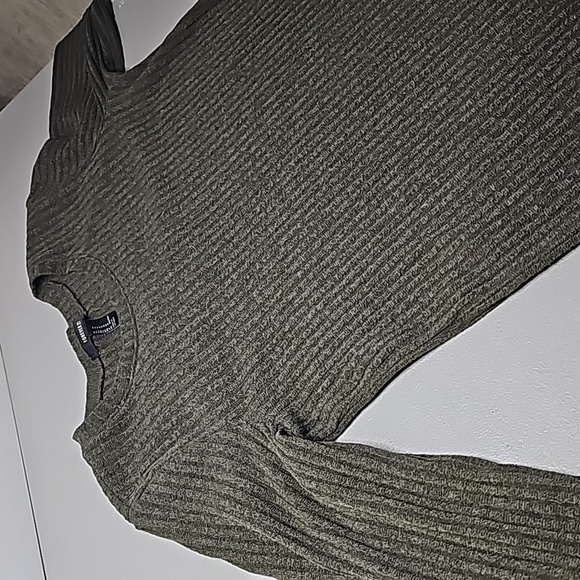 Forever 21 medium dark green sweater - Picture 4 of 5